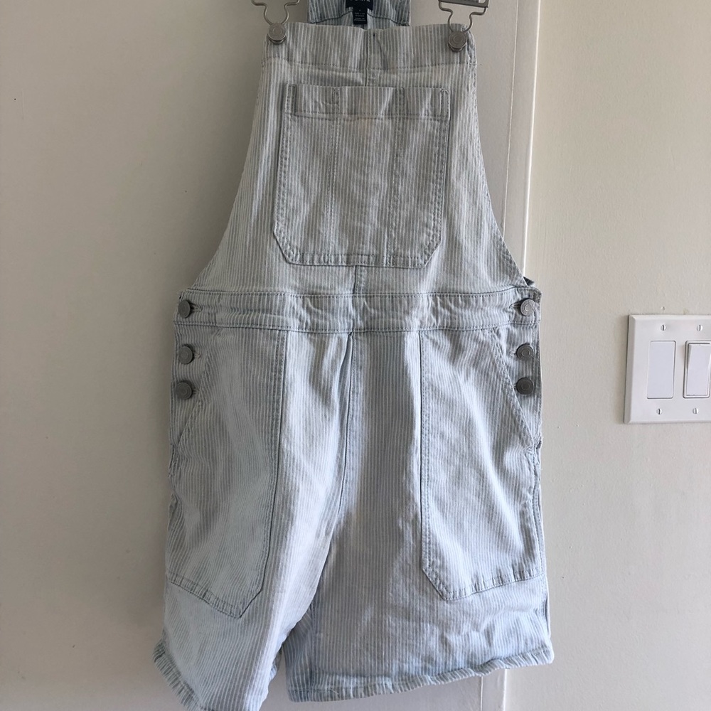 Short overalls